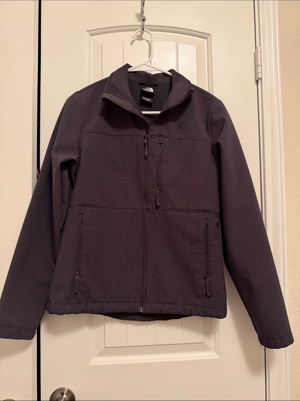 The North Face women’s Charcoal Lightweight Softshell Jacket